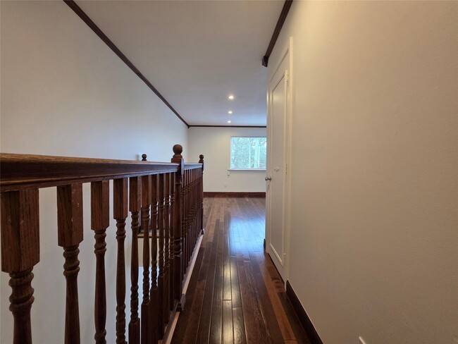 Building Photo - 125 White Plains Rd