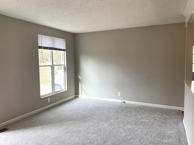 Building Photo - 3316 Towneship Rd