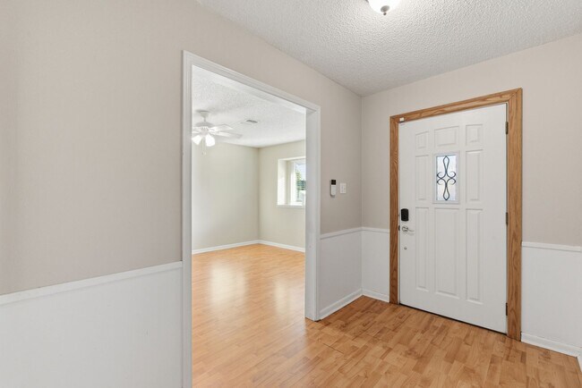 Foto del edificio - Charming 3 bed/2 bath one story home!