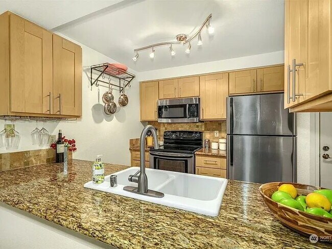 Foto del edificio - "Charming 1-Bedroom Haven in Seattle's Vibrant West Seattle Neighborhood!"