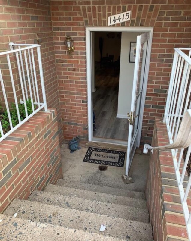 14415 Golden Oak Ct, Centreville, VA 20121 Condo for Rent in