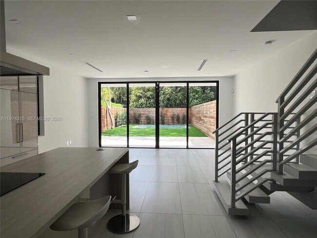 Foto del edificio - 2321 SW 16th Ct