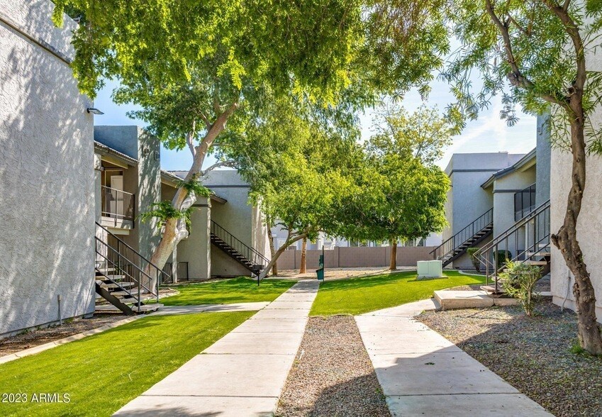 Foto principal - 1630 E Baseline Rd