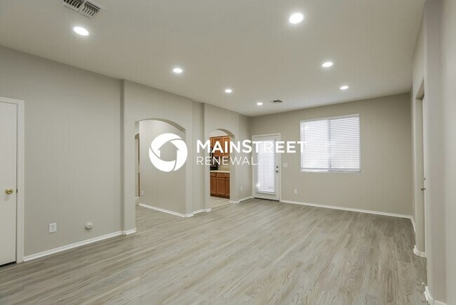 Foto del edificio - 3 Bedroom Pet-Friendly Home in Phoenix, AZ with Main Street Renewal
