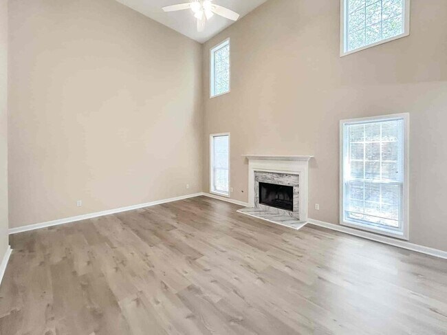 Building Photo - 6090 Farmwood Way SE
