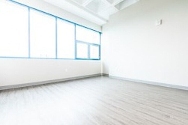 Interior Photo - 735 West by 3L Living