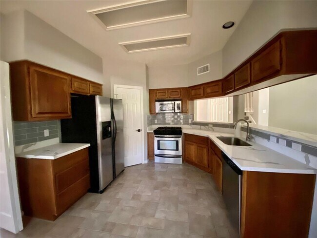 Foto del edificio - 14535 Circlewood Way