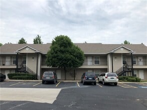 Building Photo - 1770 N Gregg Ave