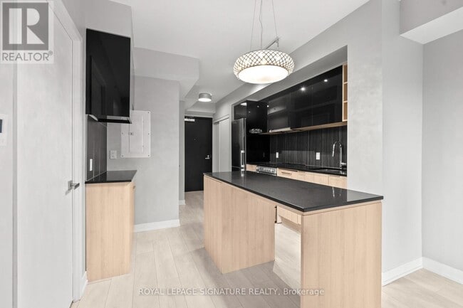 Building Photo - 31 Tippett Rd