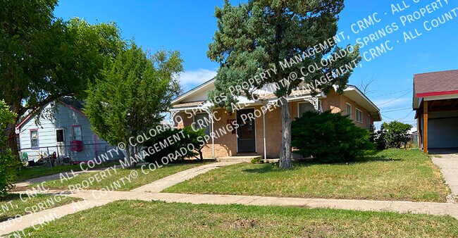 Building Photo - 735 Poplar Ave