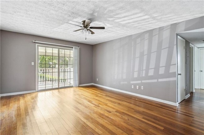 Building Photo - 3155 7 Pines Ct NW