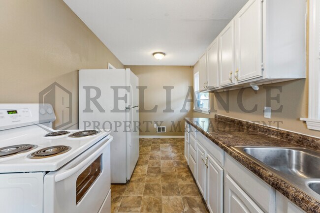 Foto del edificio - 2118 E 1st St N