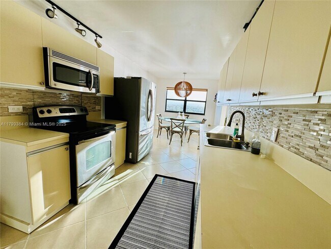 Foto del edificio - 1201 S Ocean Dr