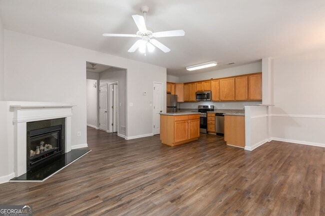 Building Photo - 1000 Pierce Brennen Dr NE