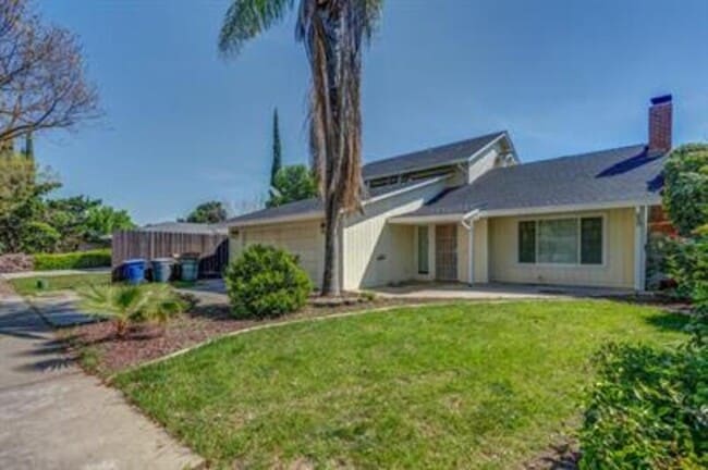 Building Photo - 2768 Saratoga Ave
