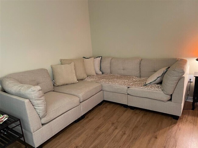 Building Photo - 2690 Coral Landings Blvd