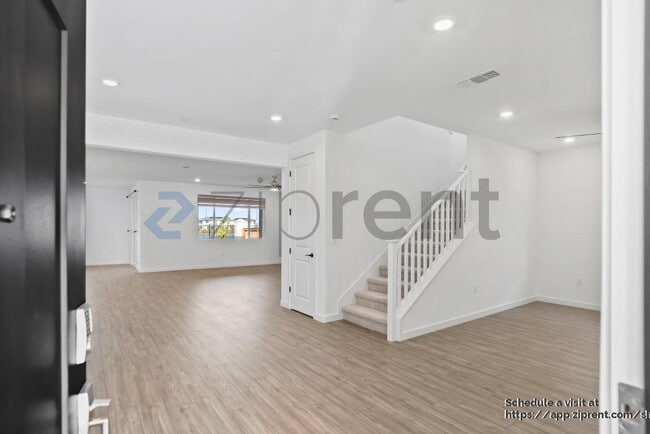 Foto del edificio - 16559 Barnett St