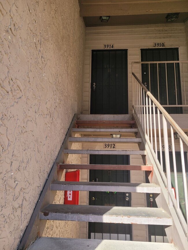 Photo - FOR RENT!!! CUTE AND COZY 1 BEDROOM 1 BATHROOM CONDO.- ON THE WATER...