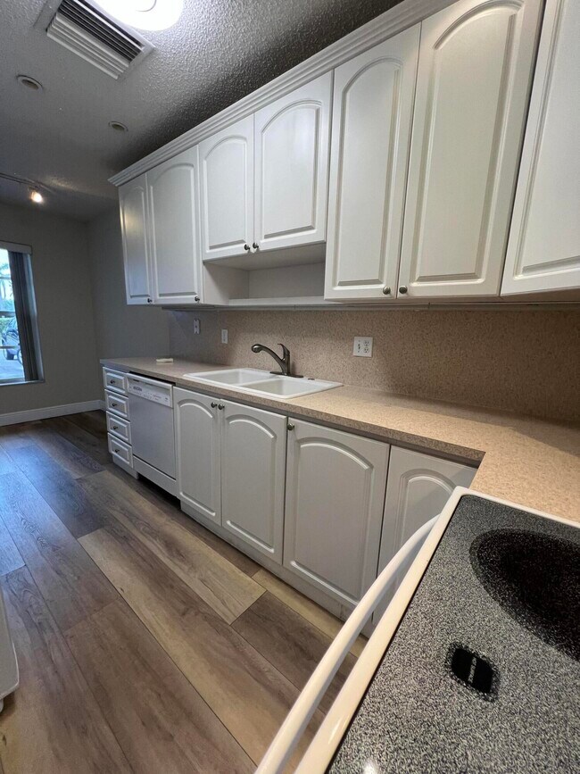 Foto del edificio - 2915 SW 15th St