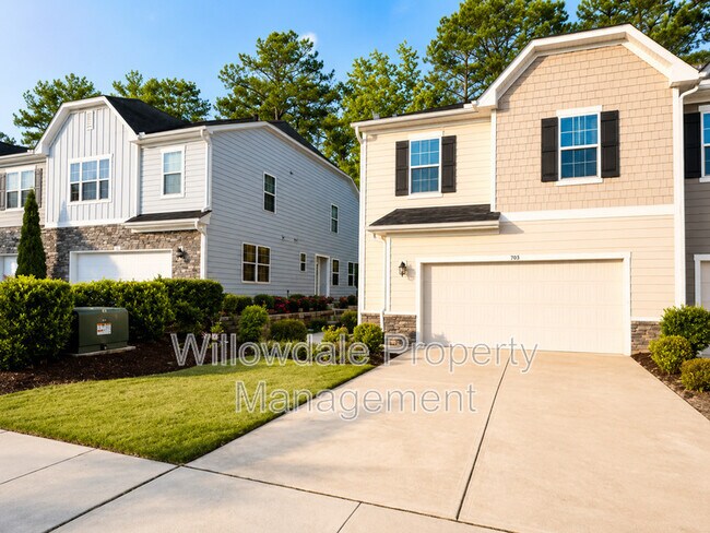 Building Photo - 203 Gremar Dr.