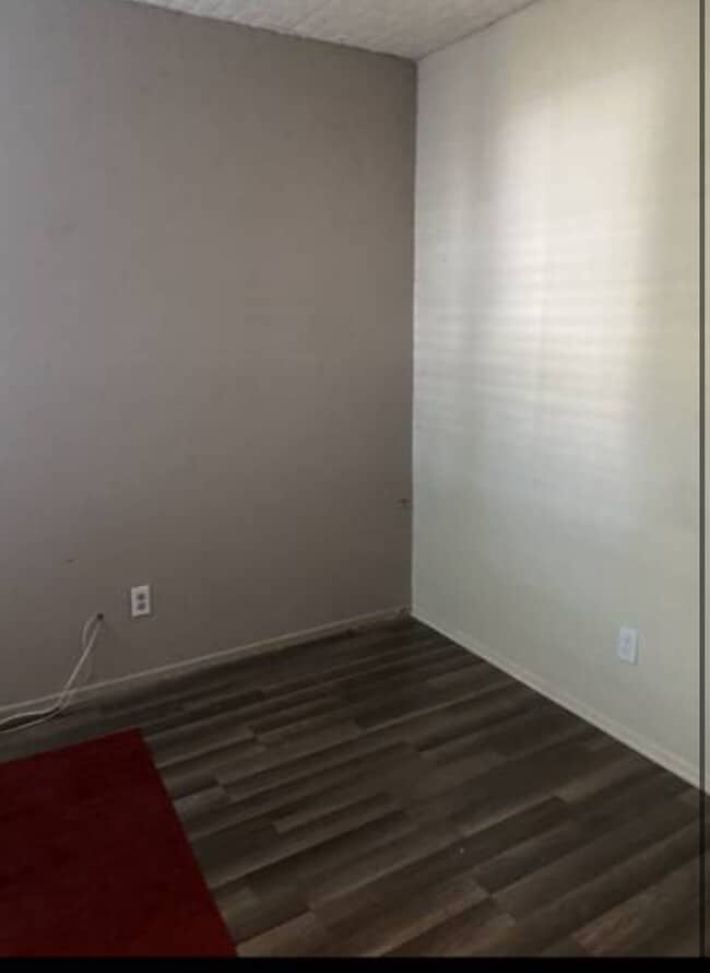 Foto del edificio - 1758 S Palmetto Ave