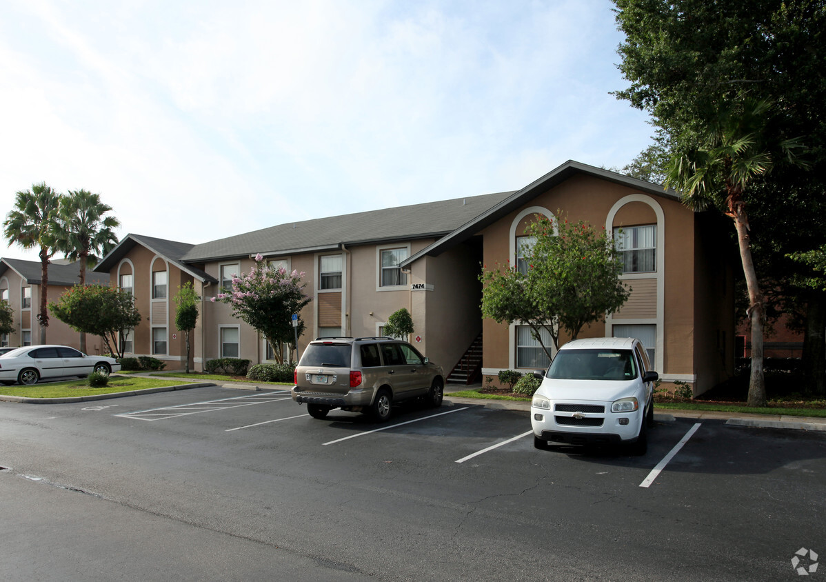 Beacon Hill Townhomes & Apartments