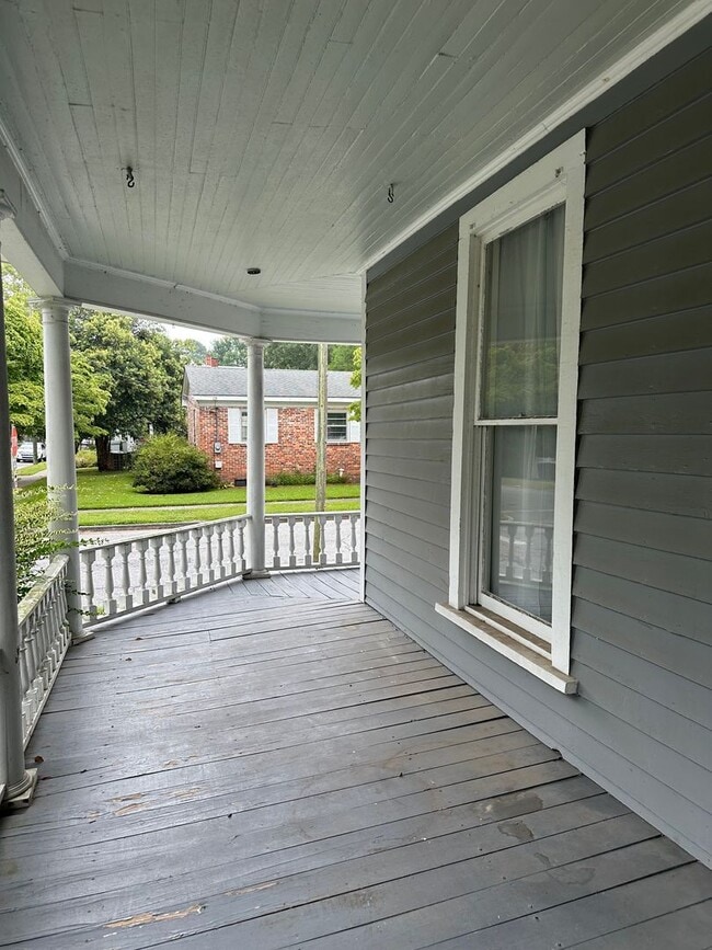 Building Photo - Historic 3 Bed 2 Bath Home in Downtown Was...