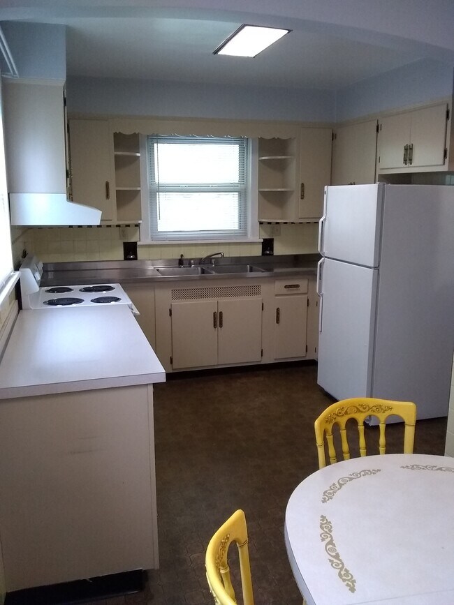 718 Stevens St Unit 2nd floor, Ranshaw, PA 17866 718 Stevens St Ranshaw, PA Apartments for