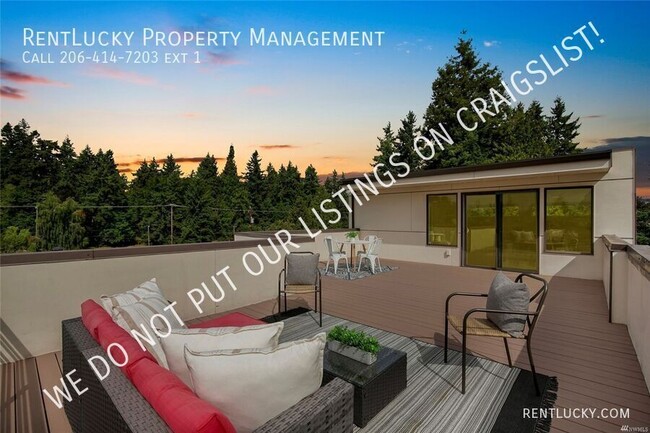 Building Photo - Stunning and HUGE 4-Bedroom House FOR RENT...