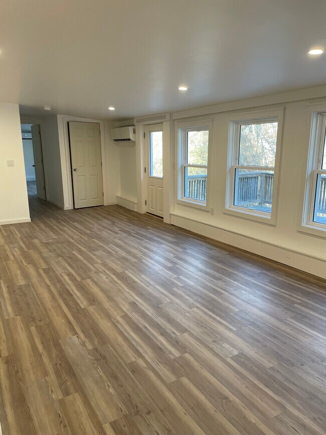 Área de estar - 2560 U.S. 9