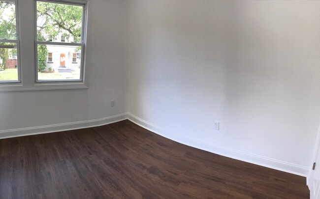 Building Photo - 1608 18th St SE