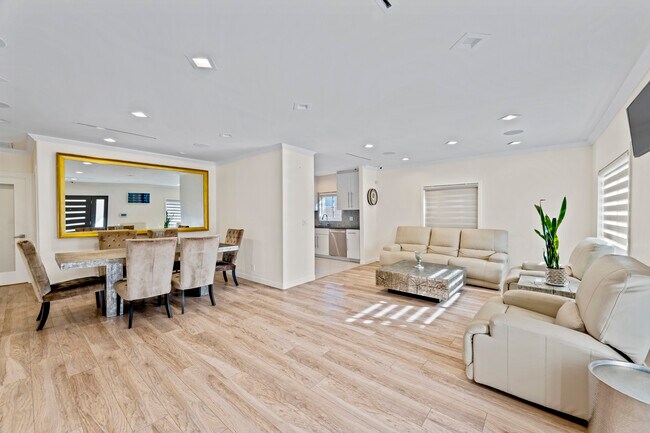 Foto del edificio - 2305 E Glenoaks Blvd