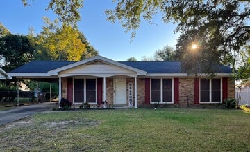Building Photo - 713 Ynestra Dr