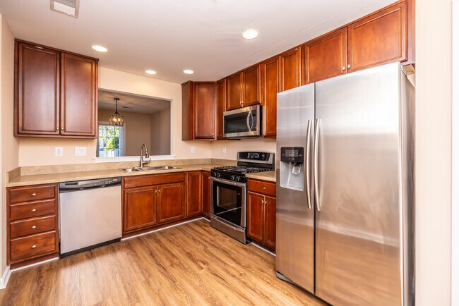 Building Photo - 253 Flagstone Rd