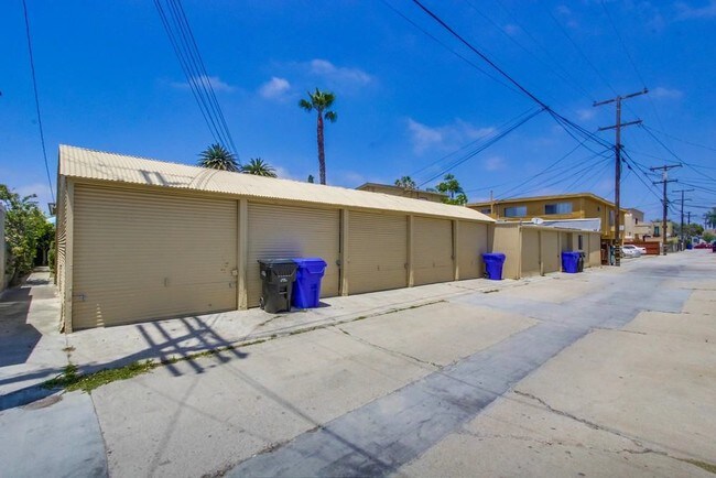 Foto del edificio - 4617-4621 Campus Ave