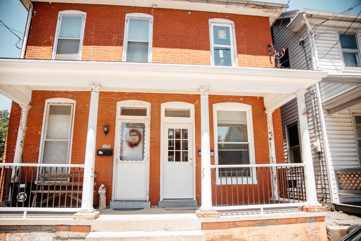 153155 W High St Unit 153 101, Elizabethtown, PA 17022 Room for