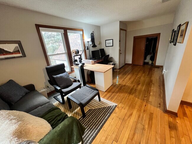 Foto del edificio - 3058 Hayes St NE