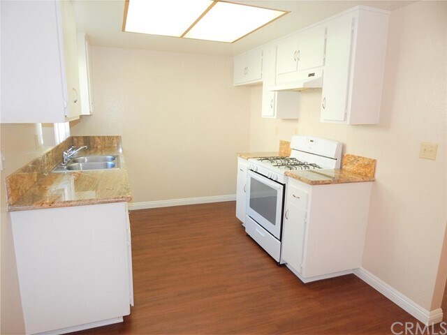 Foto del edificio - 16972 Hoskins Lane