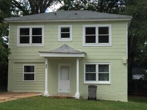 Building Photo - 206 Byron Hurst St