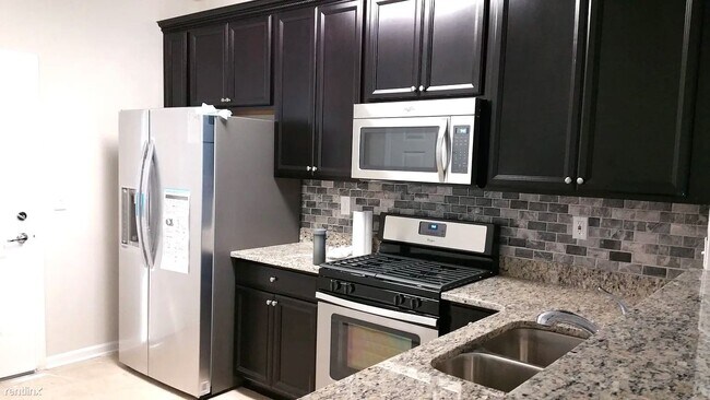 Foto del edificio - 2 br, 2 bath Townhome - 14 Iris Lane