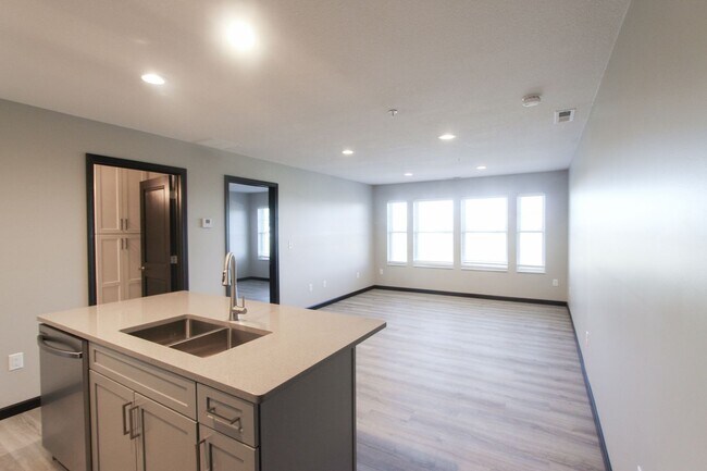 Building Photo - New! Beautiful 1 Bed, 1 Bath Accessible Ap...