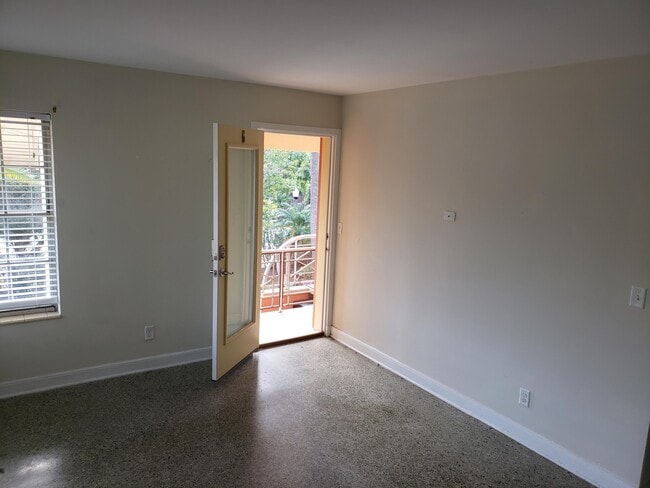 Building Photo - 3637 S Olive Ave