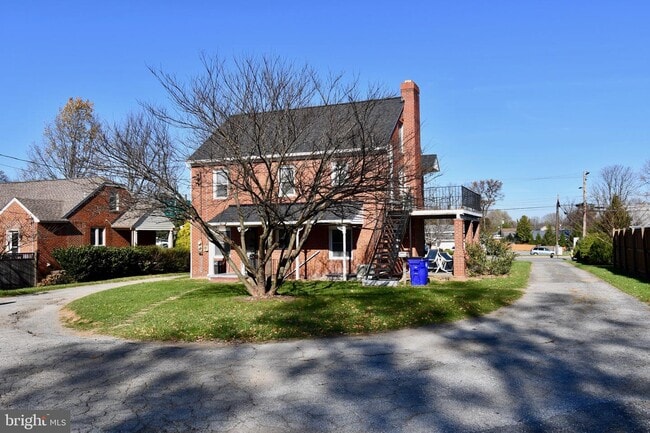Building Photo - 708 W Patrick St