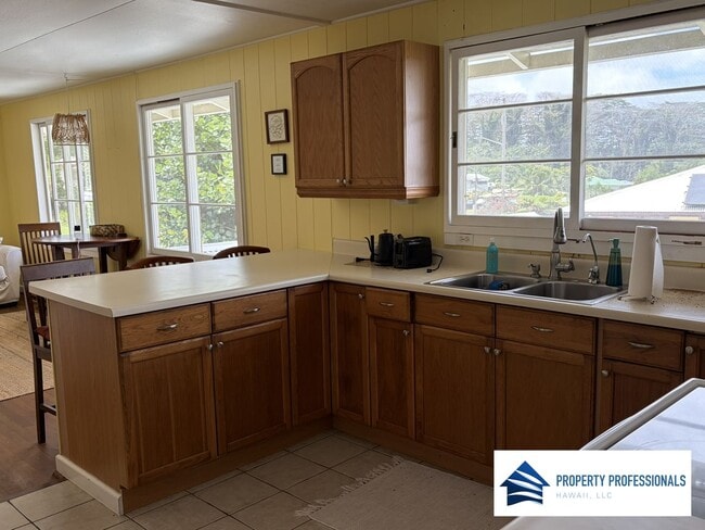 Building Photo - Furnished 2 Bedroom w/ Bonus Studio Downstairs