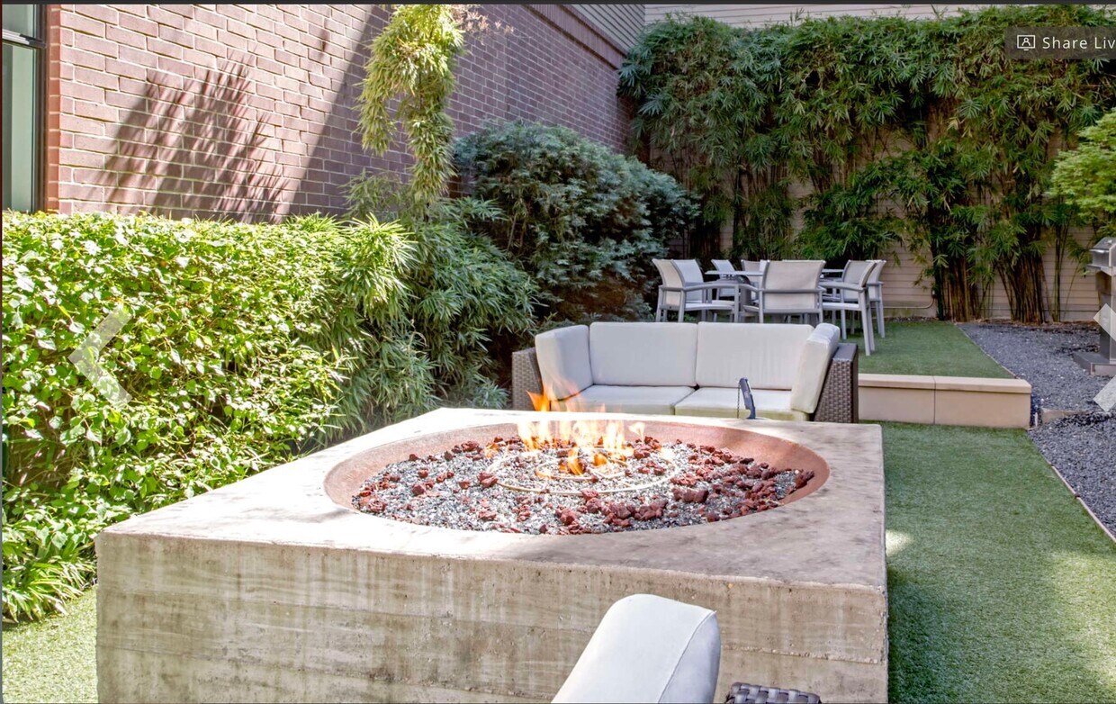 Foto principal - 306 McGowen St