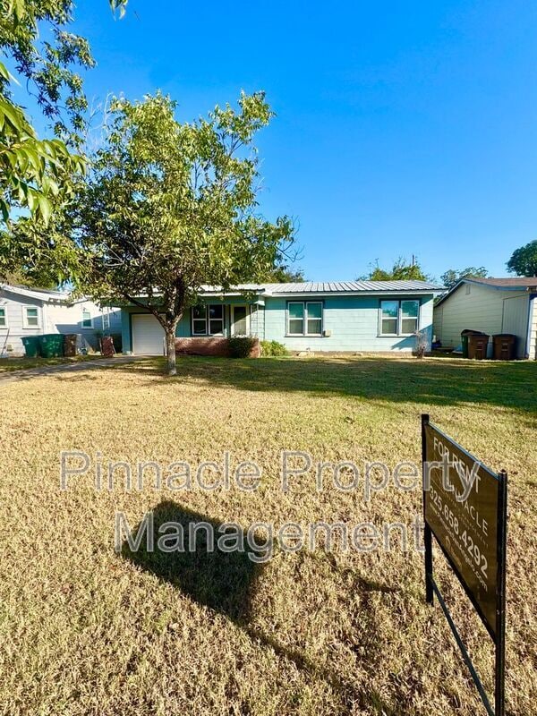 Foto principal - 212 Windham St