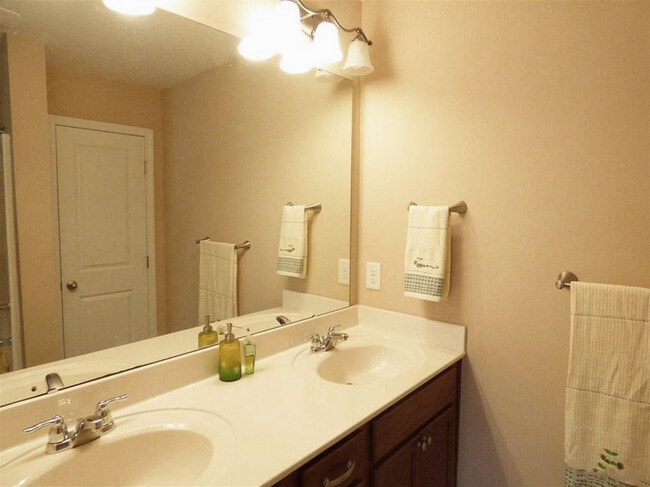 Photo - 1622 Holly Grove Way Townhome