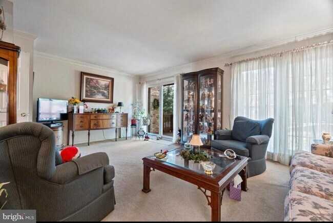 Building Photo - 7720 Bristol Square Ct