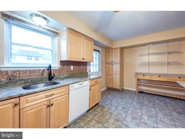 Building Photo - 48 Rickmar Ln