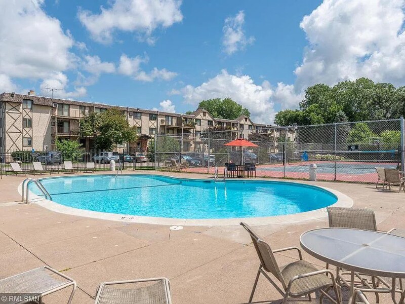 Foto principal - 1304 W Medicine Lake Dr